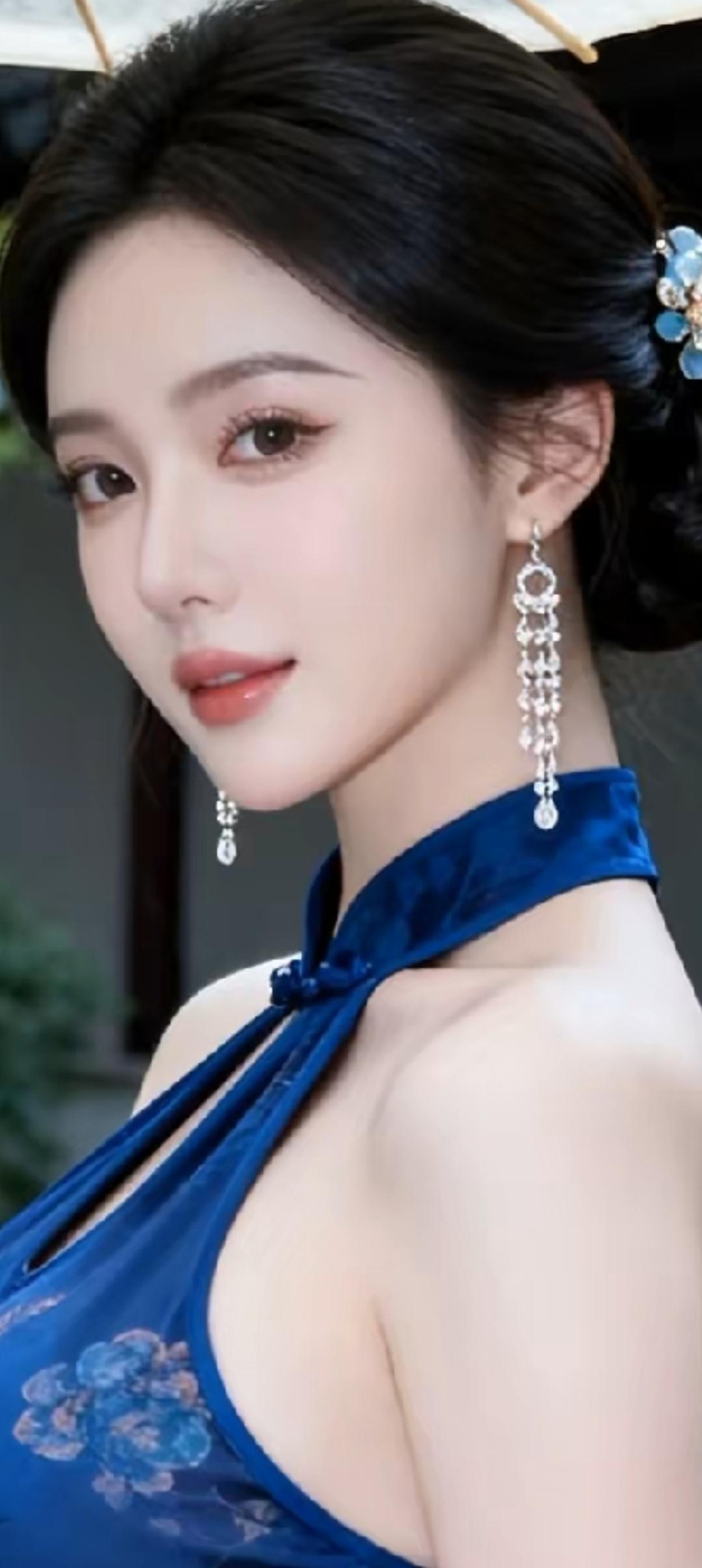 优雅蓝调，花间仙子，复古风韵，惊艳一瞥。