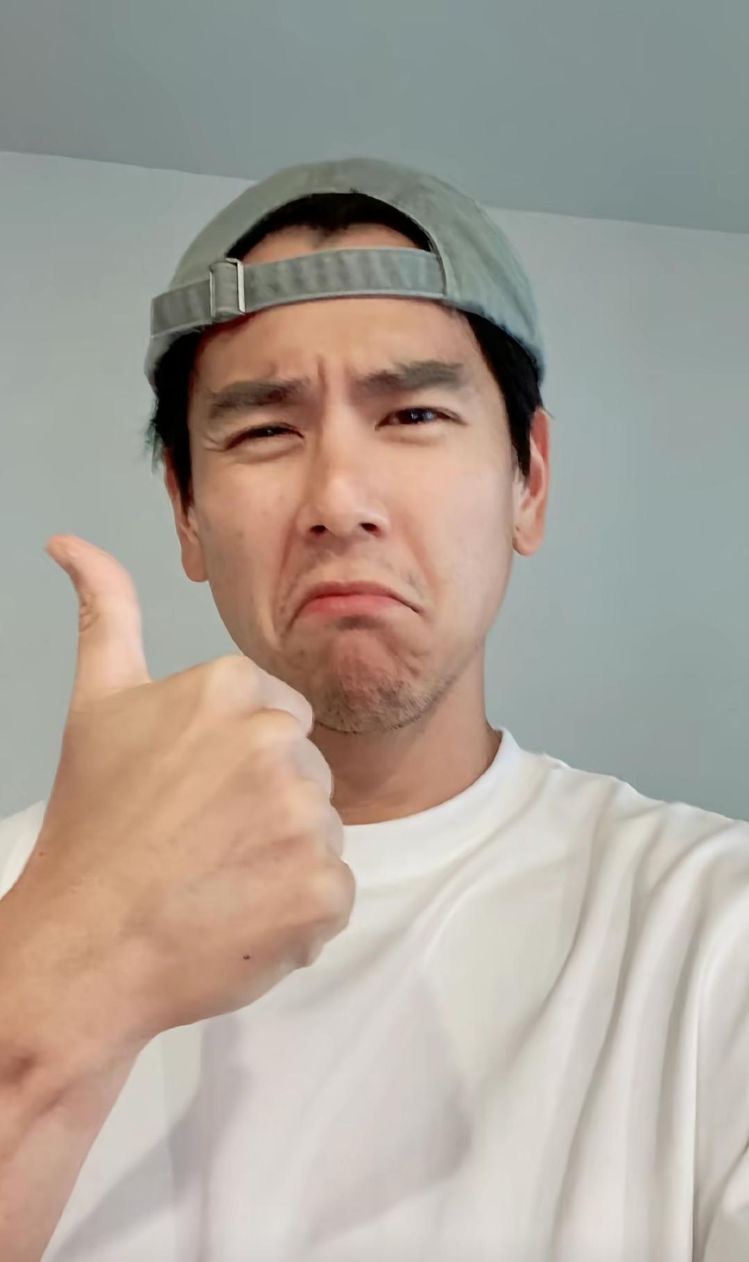 彭于晏为什么，
没有以前火了？

彭于晏小时候，
是个180斤的胖子，
后来瘦了