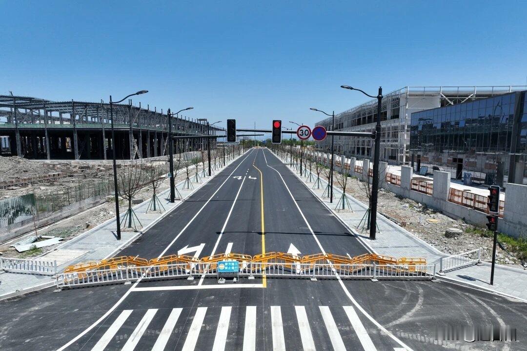 告别渣土外运！台州首条“原位固化”道路即将

2026年5月26日，台州湾新区聚