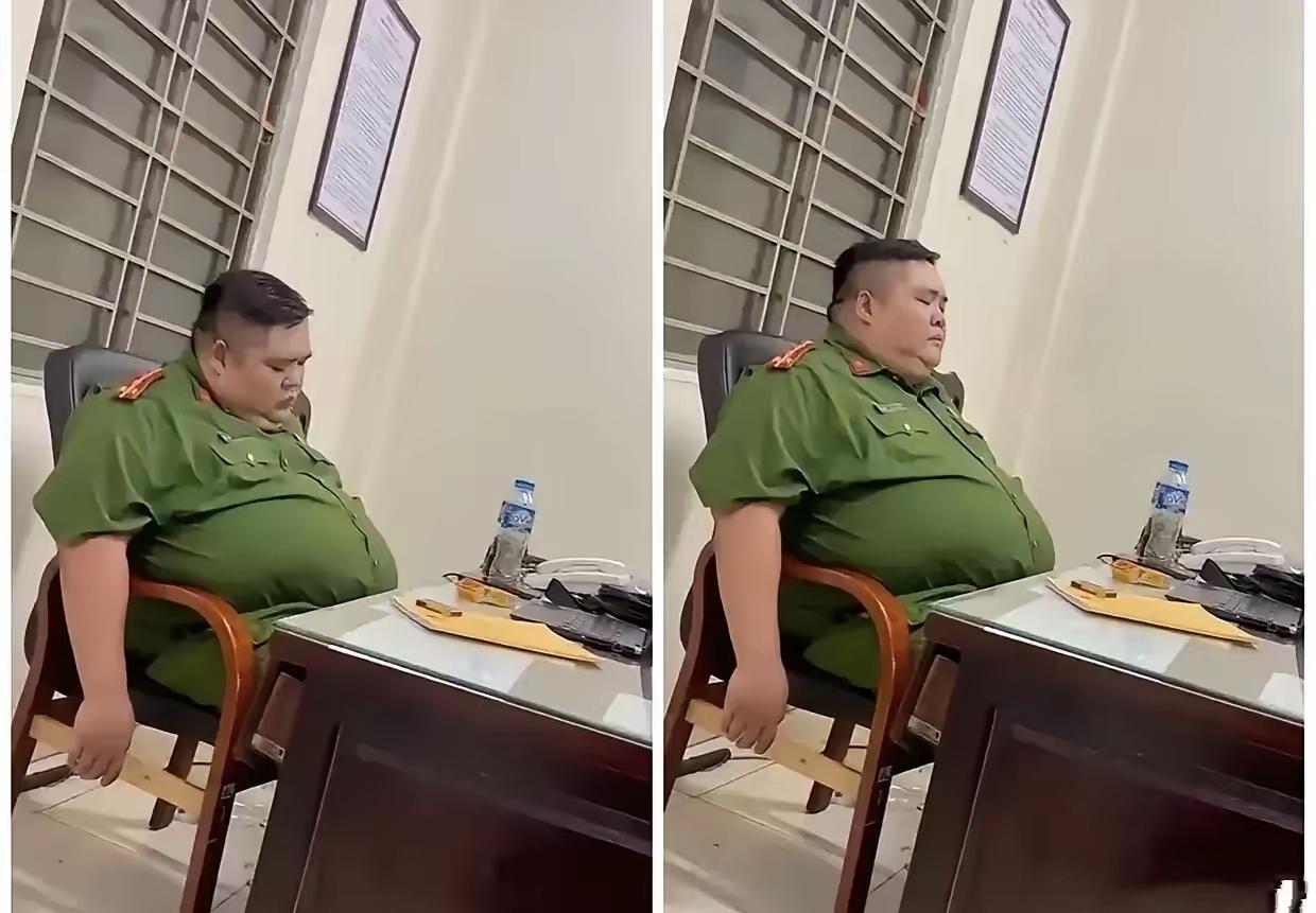 有网友说，这样的小伙，上战场能干啥？
我想说，就算你扛起了炸药包，估计人家还是悠