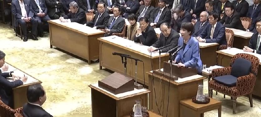 哎，日本首相最近在马来西亚干的一件事，可把不少人给气着了！

她去吉隆坡开会，特
