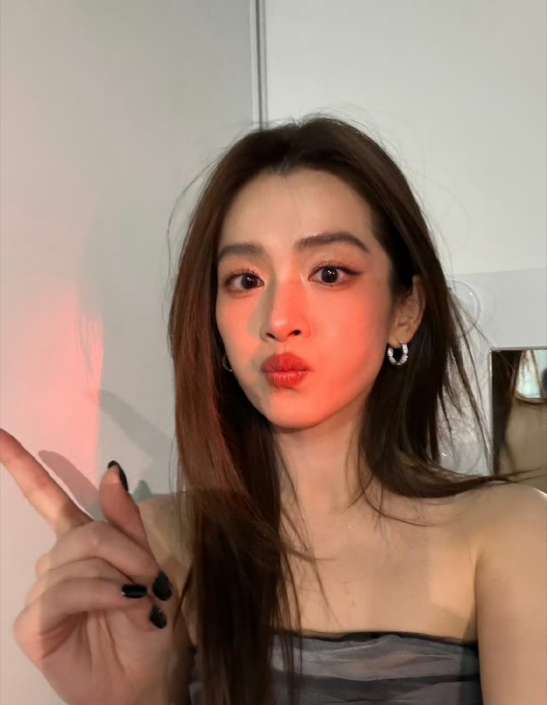 我也想要看看那块被我看陈昊宇画了一个小时的石头！