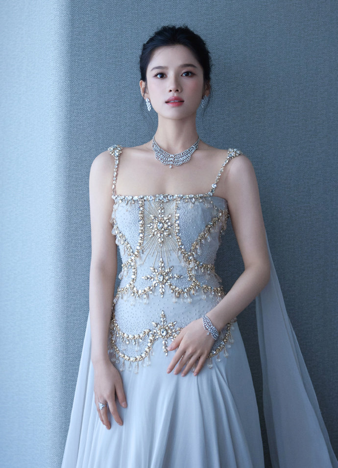 张婧仪雾蓝神女张婧仪月光云雾里走出的仙女 张婧仪月光云雾里走出的仙女 