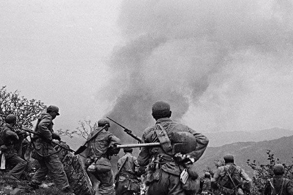 据一位38军领导的儿子回忆，他父亲曾说过，朝鲜战争最菜最好打的是南朝鲜军。只要闻