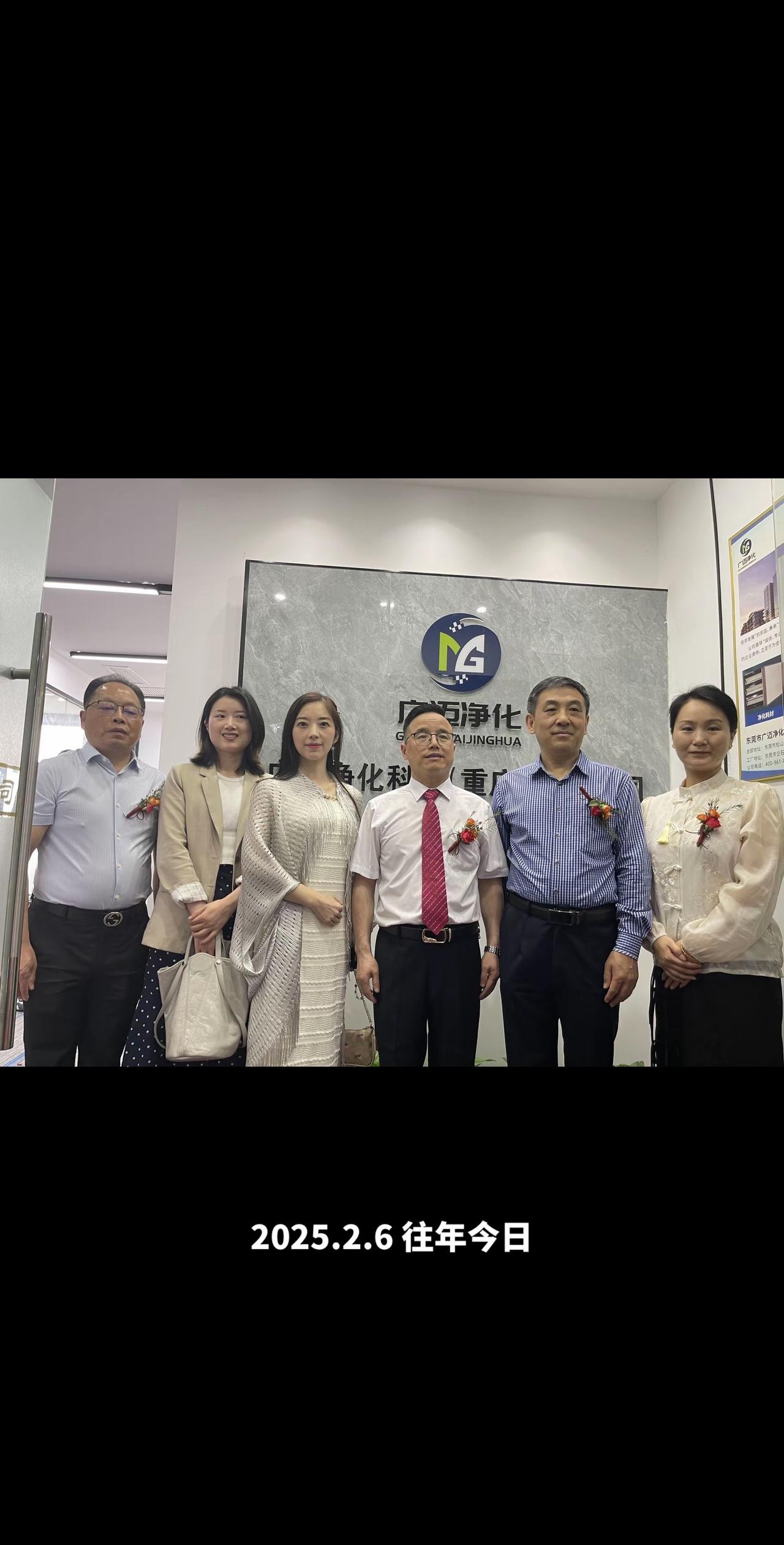 那些年那些人 当然要用合照配这首歌 记录快乐的时光 时间让这些照片有了味道