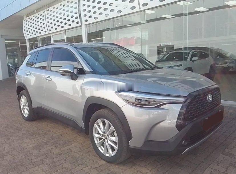 南非版卡罗拉SUV，这是1.8油电混的，但是卖家说是四驱的~此车是2022年再南