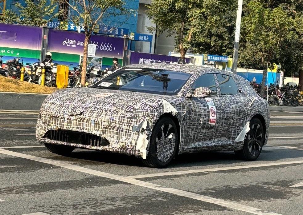 厉害的网友拍到了疑似阿维塔06旅行车在路试中，旅行与猎装车型的春天到了吗？ 