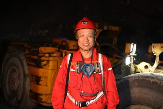 井下三十年零事故！矿山工匠綦希斌，凭实干刷新行业纪录、创造千万效益
 
綦希斌，