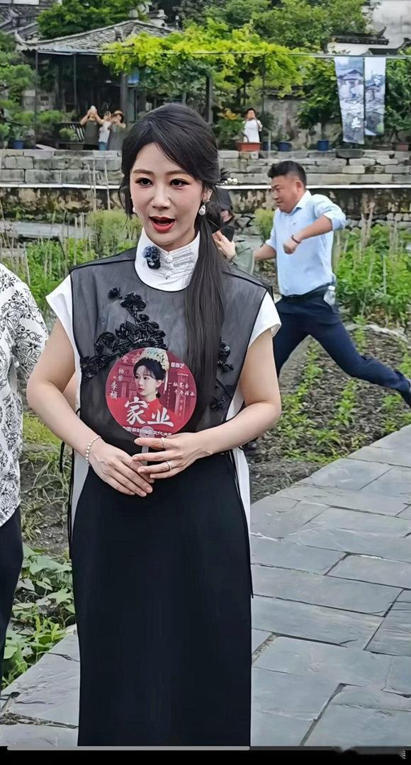 杨紫没有滤镜的情况下，已经可以看出年纪了 