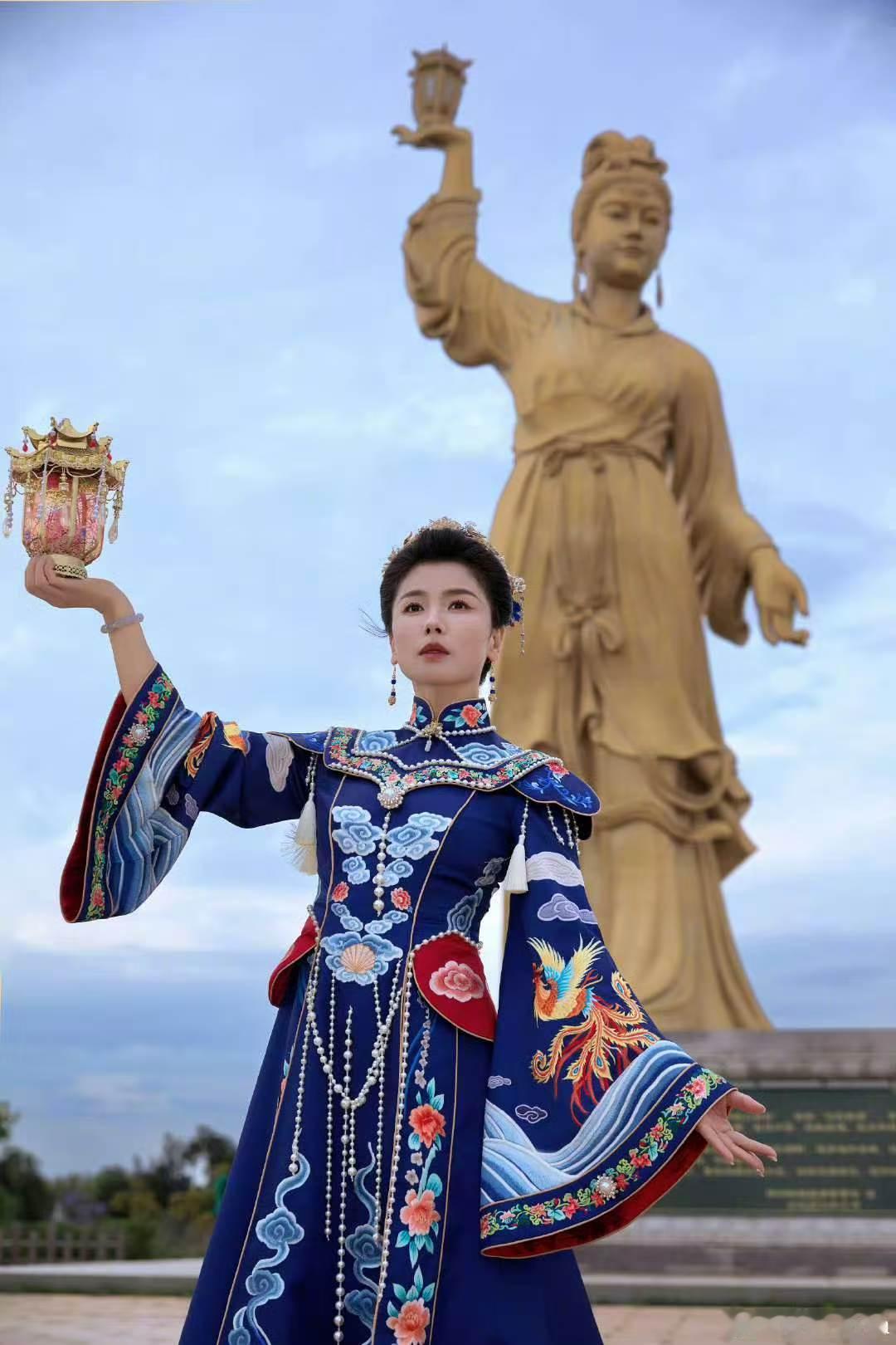 刘涛解锁今年妈祖圣地的打卡模版刘涛妈祖打卡模板刘涛妈祖打卡模板 这么拍有点太美了