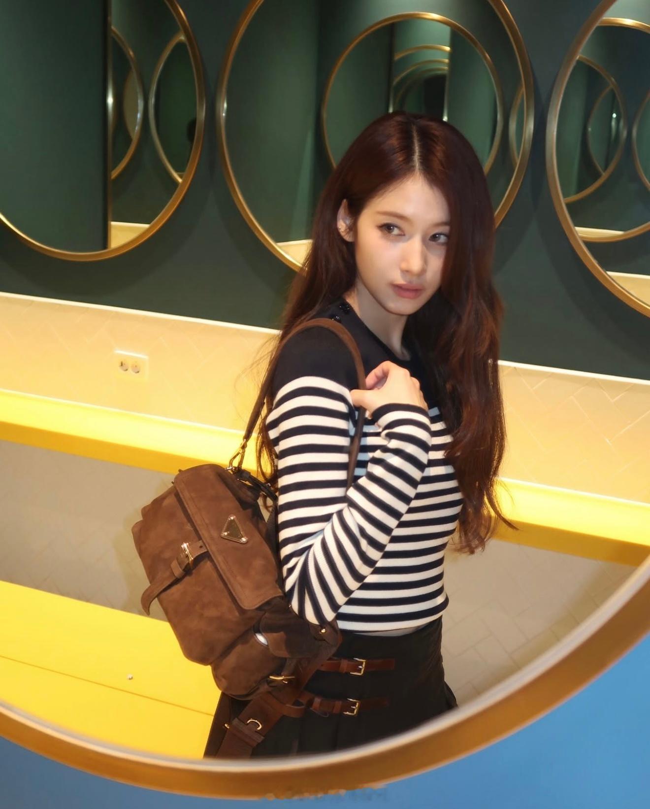 sana sana  ins更新 ​​​