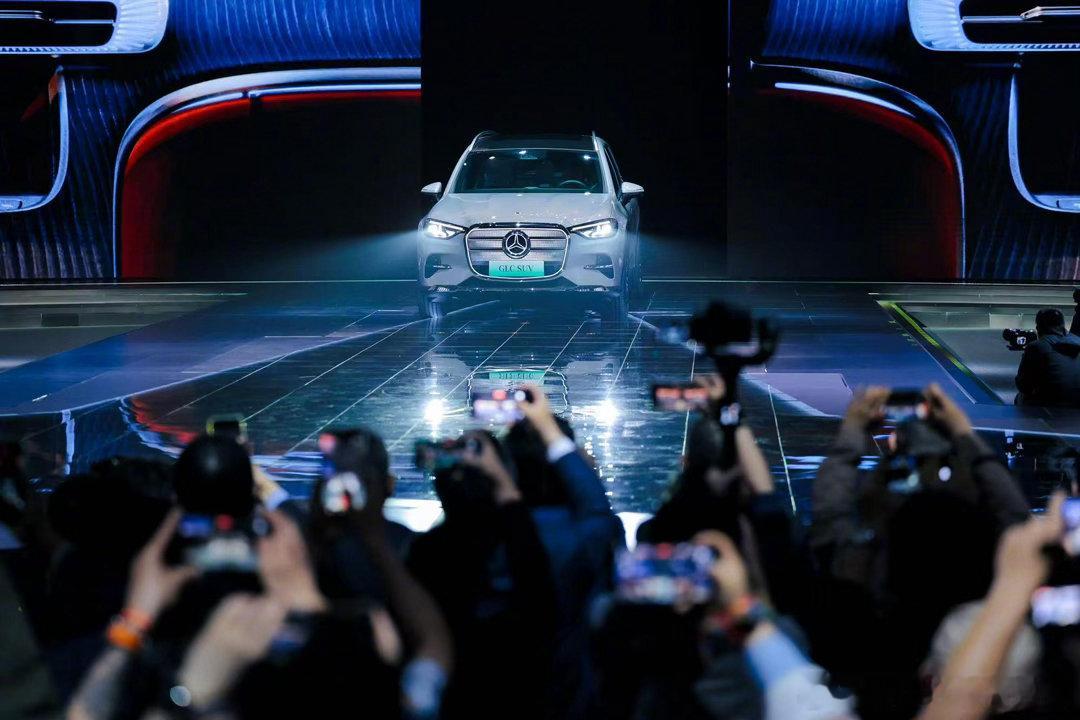 奔驰140年百年底蕴，一展尽览。2026北京车展E4馆，奔驰140周年特展启幕：