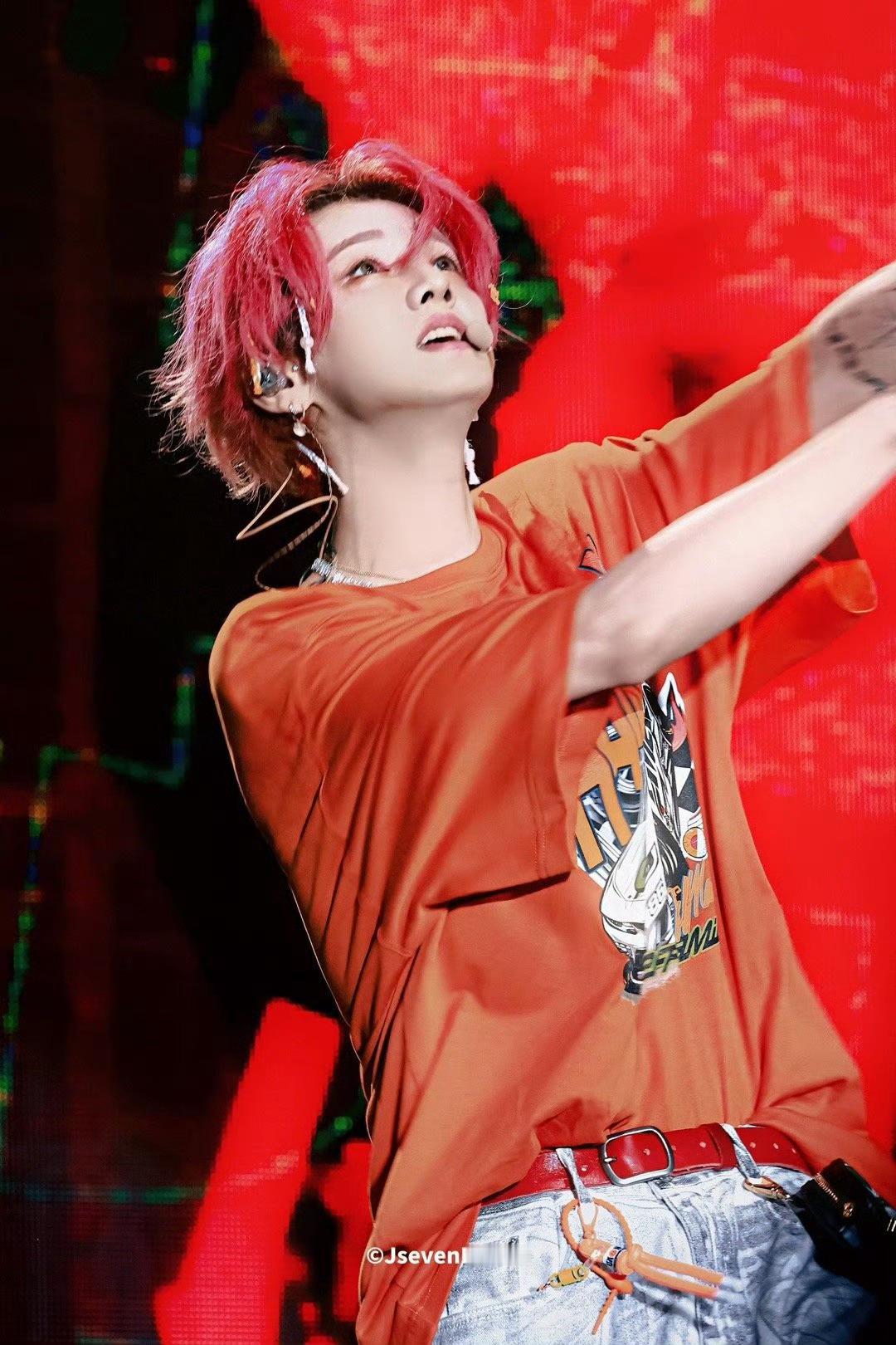 各种发色都是神的鹿晗鹿晗