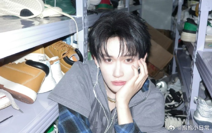 余宇涵官宣我们的爸爸2 余宇涵加盟我们的爸爸2，作为最年轻的观察室嘉宾，用真诚态