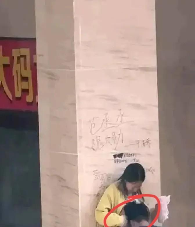 三秒视频毁了一个人？武汉街头事件反转，澄清没人看太窒息！

武汉一家互联网公