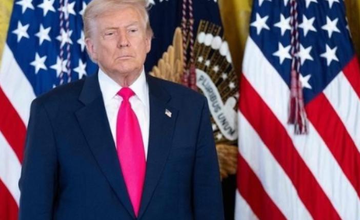 美国向中国下最后通牒：不同意就打？美国这是蹬鼻子上脸！2026年1月，中美外交团