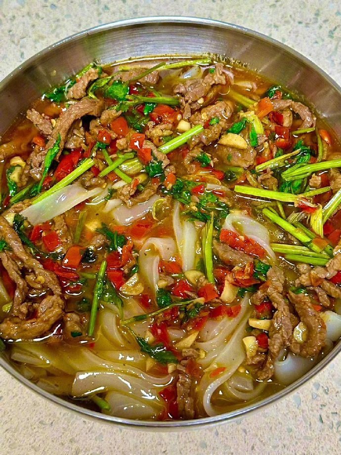 这碗剁椒牛肉河粉才是我想要的，拿来开店一定是招牌美食！ ​​​