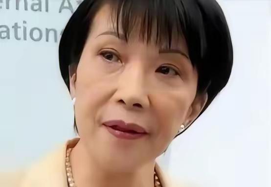 一个在日本的华人说了一句意味深长的话，他的大概意思是，如今中国如果和日本开战，或