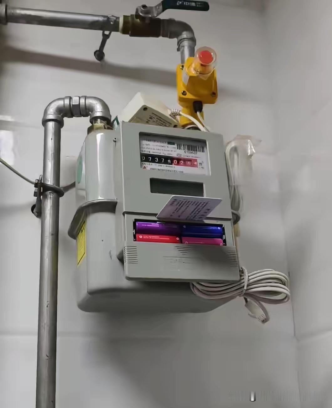 胳膊拧不过大腿！陕西渭南，男子收到天然气公司的通知，说他家的表存在故障，实际用气