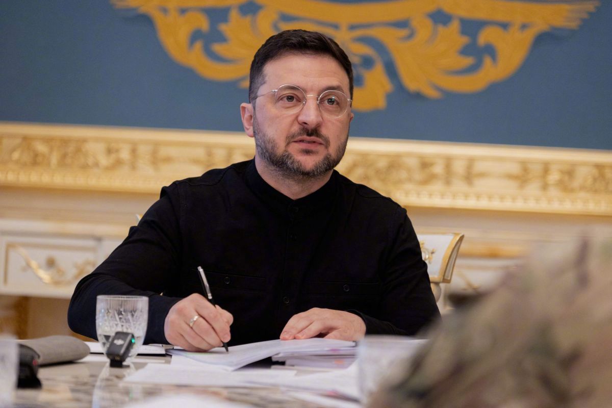 【】据法新社11月13日报道，乌克兰领导人泽连斯基当天表示，他正在视察扎波罗热地