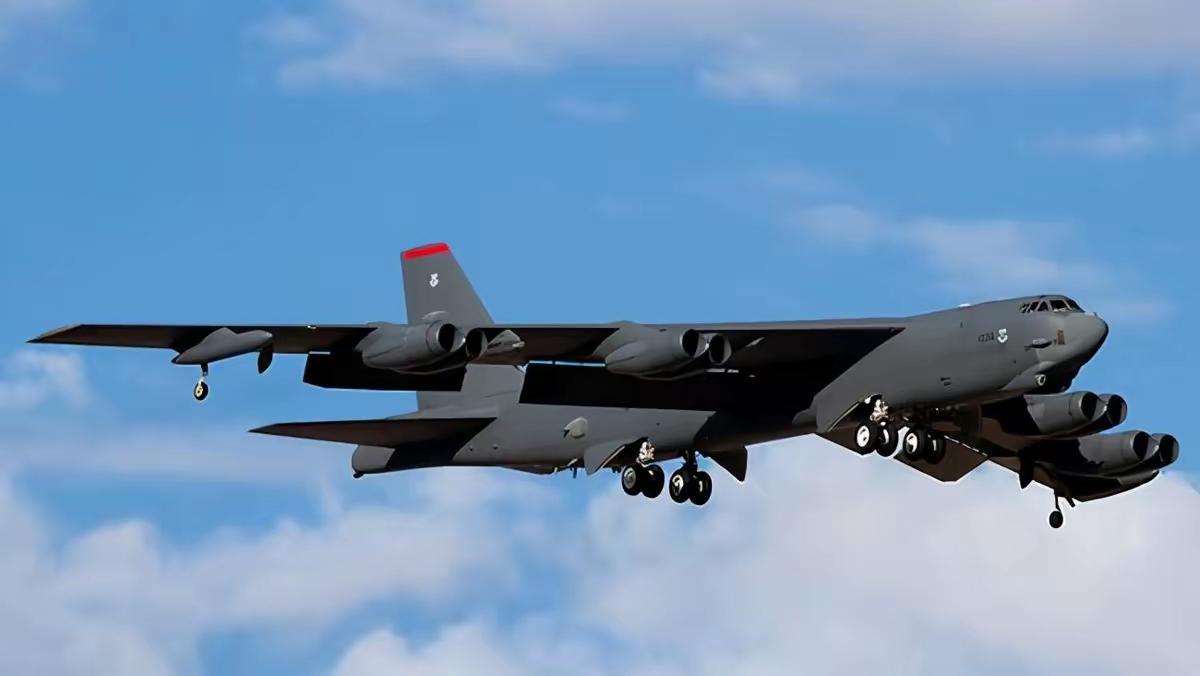 B-52“同温层堡垒”远程战略轰炸机。美出动B-52 
虽然已经服役近70年之久