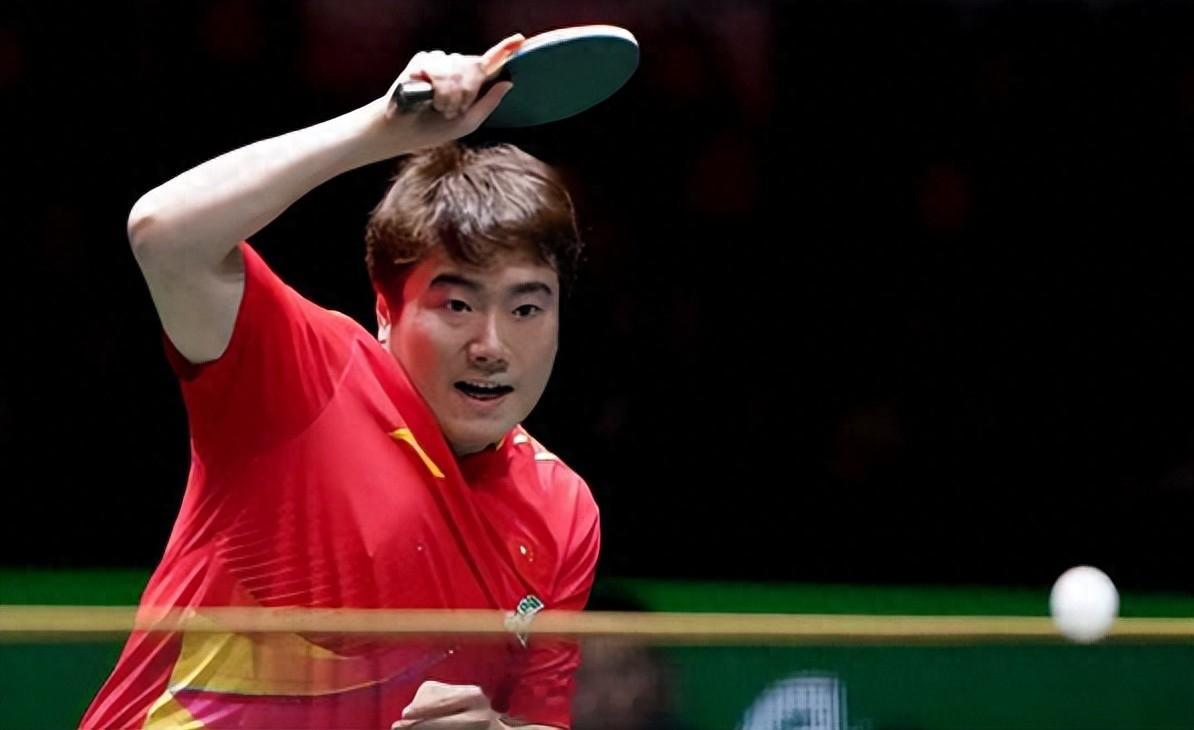 成都混团世界杯，中国队8-2胜法国队豪取6连胜，梁靖崑却1-2不敌费利克斯・勒布