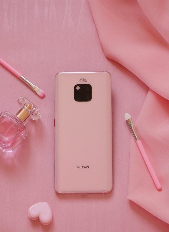 尚界Z7超凡粉外观真颜值担当，当年华为这款华为Mate 20 Pro 樱粉金颜色