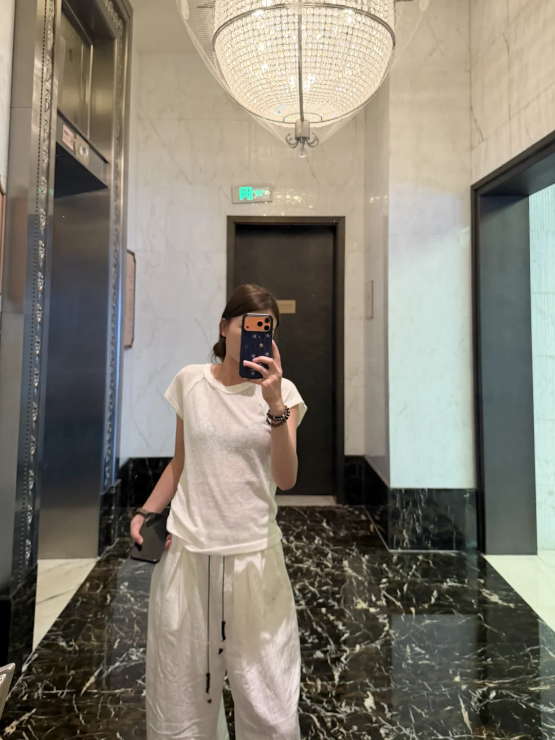 这件短袖就两个字！！！透气！！！太舒服了