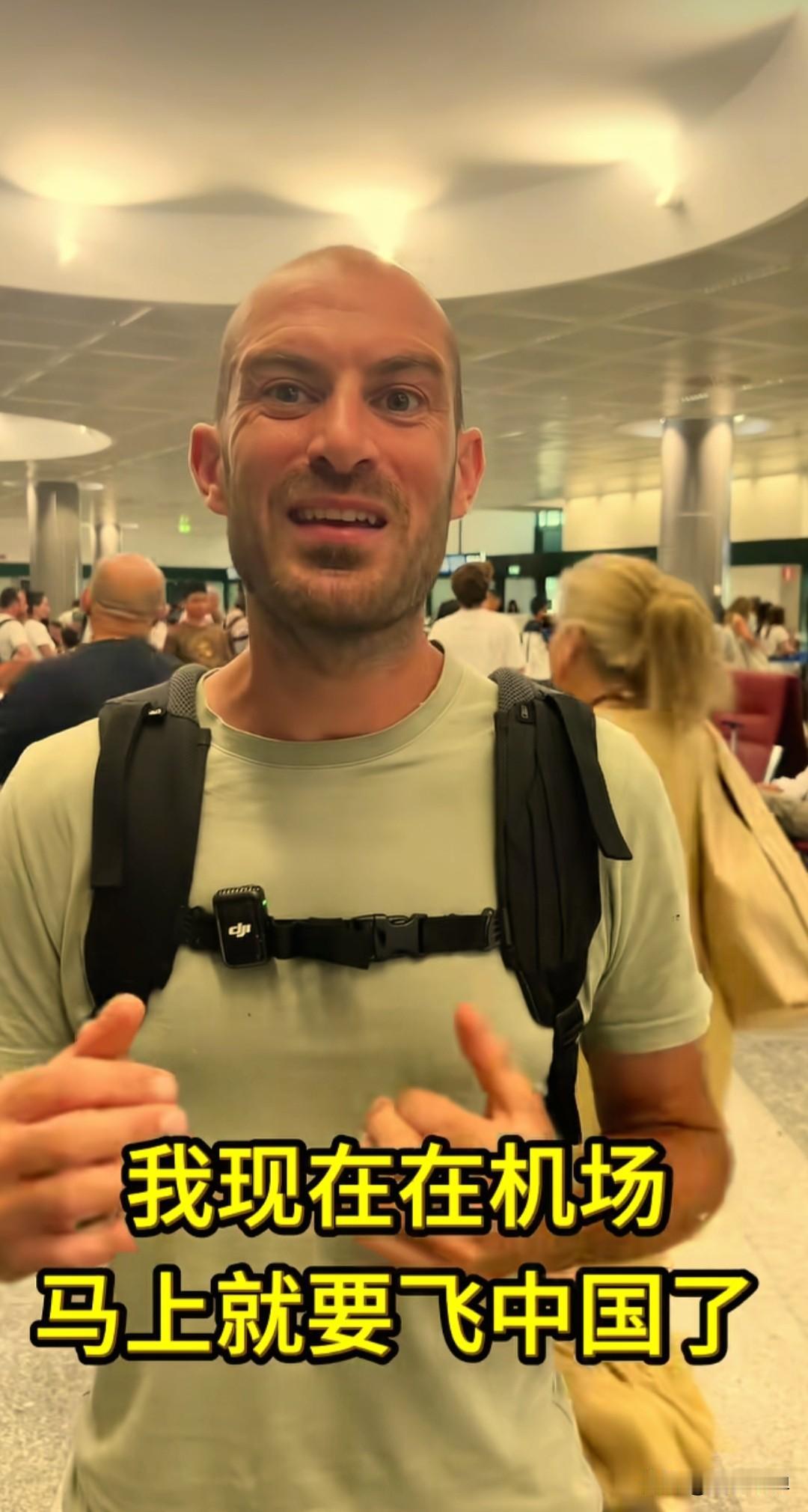 世界超级摩托车锦标赛六冠王瓦伦丁·德比斯，开启了自己人生第一次中国之行。在这里，