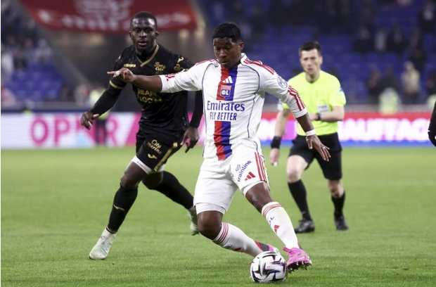 队报：里昂内部确实不满恩德里克态度，但也说他还只是孩子