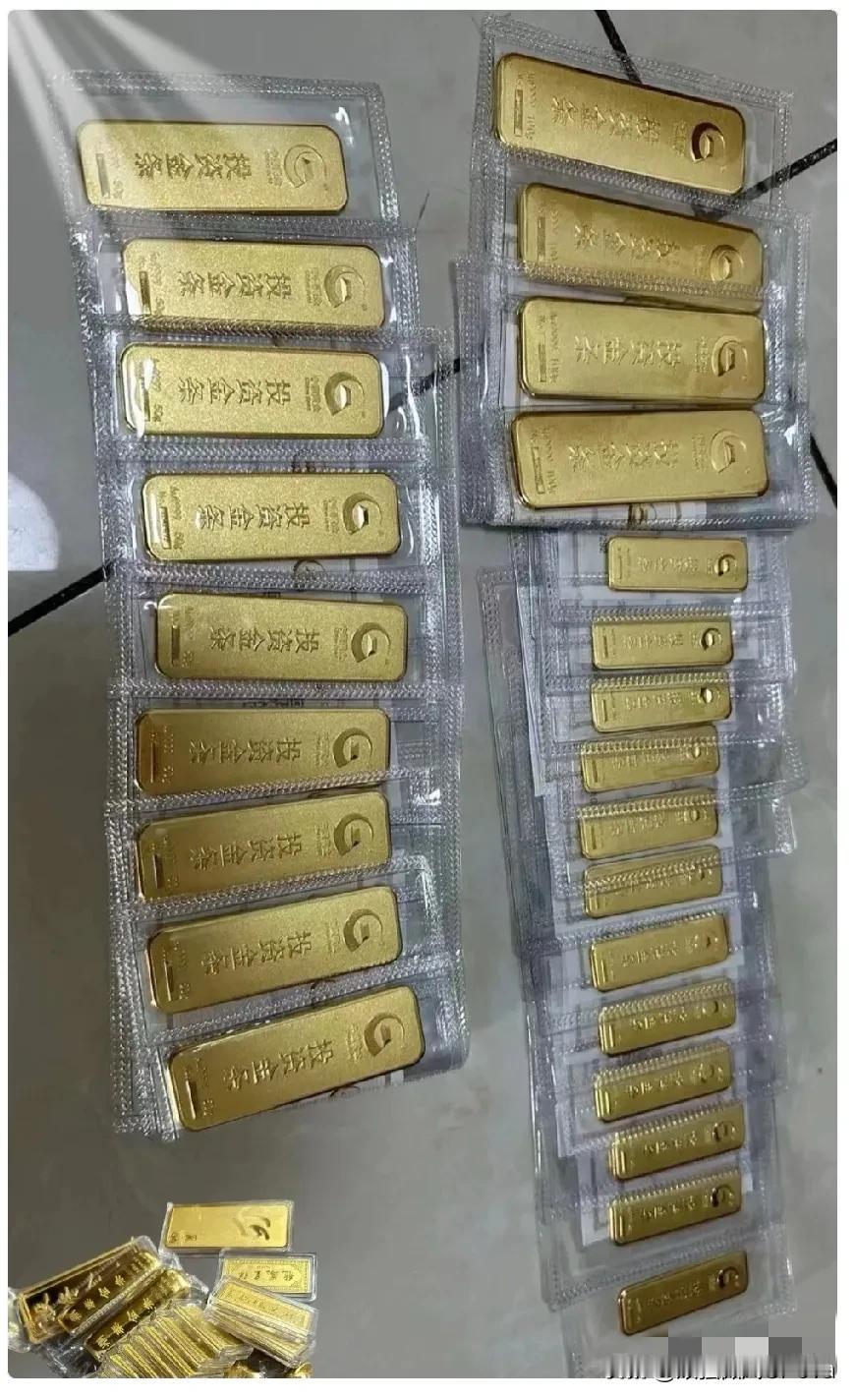 万万没想到！

几年前，我公公很喜欢黄金，就花了110万去囤了2600多克黄金，