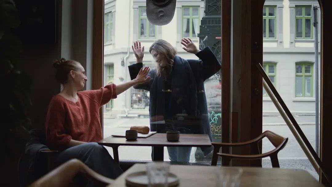 晚安🌙“我以前从没勇气告诉你，我美丽的女孩，你有颗金子般的心。”——《爱的暂停