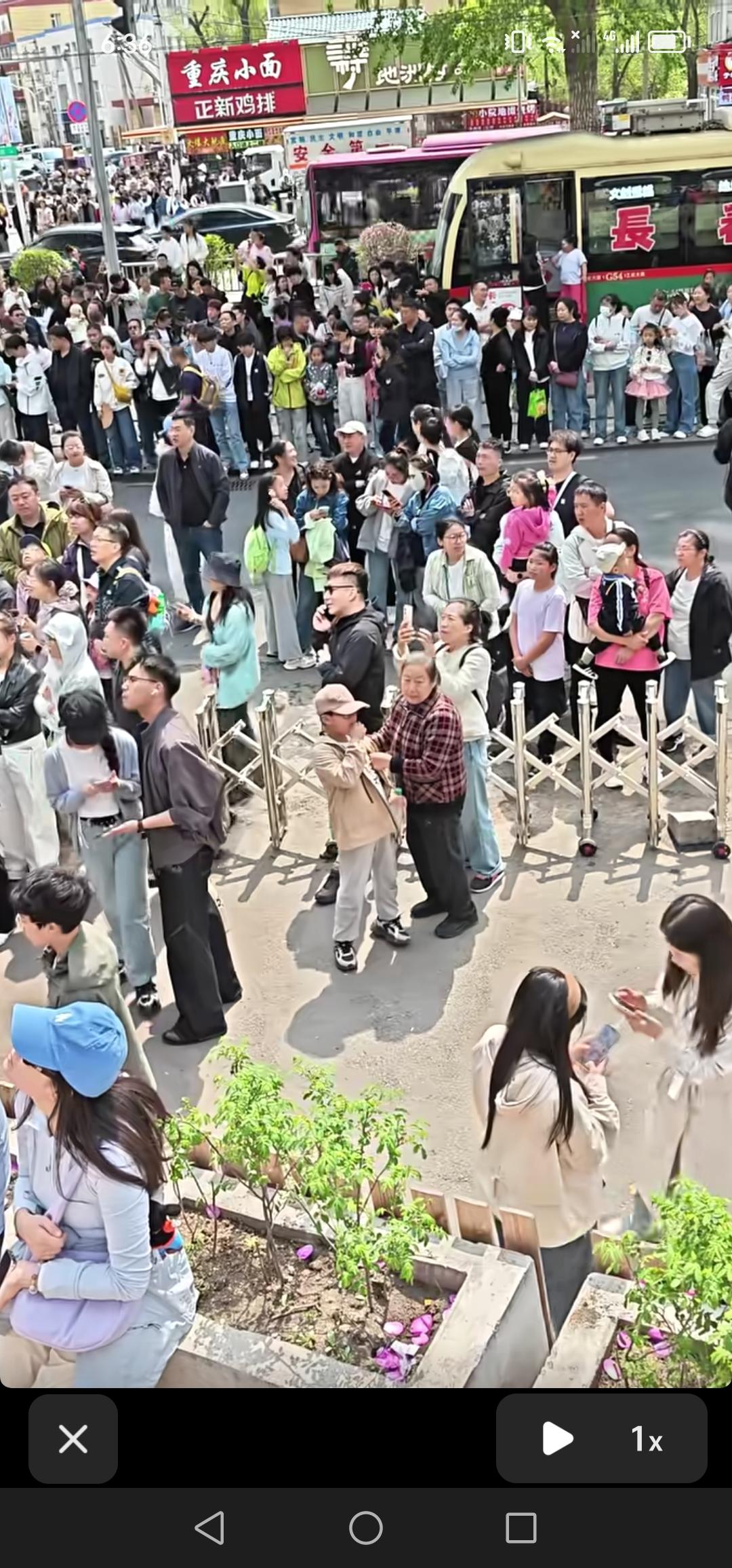 我实在搞不懂，长春这有山有啥可逛的，瞧瞧五一假期这人流量，真让人费解！
这个五一