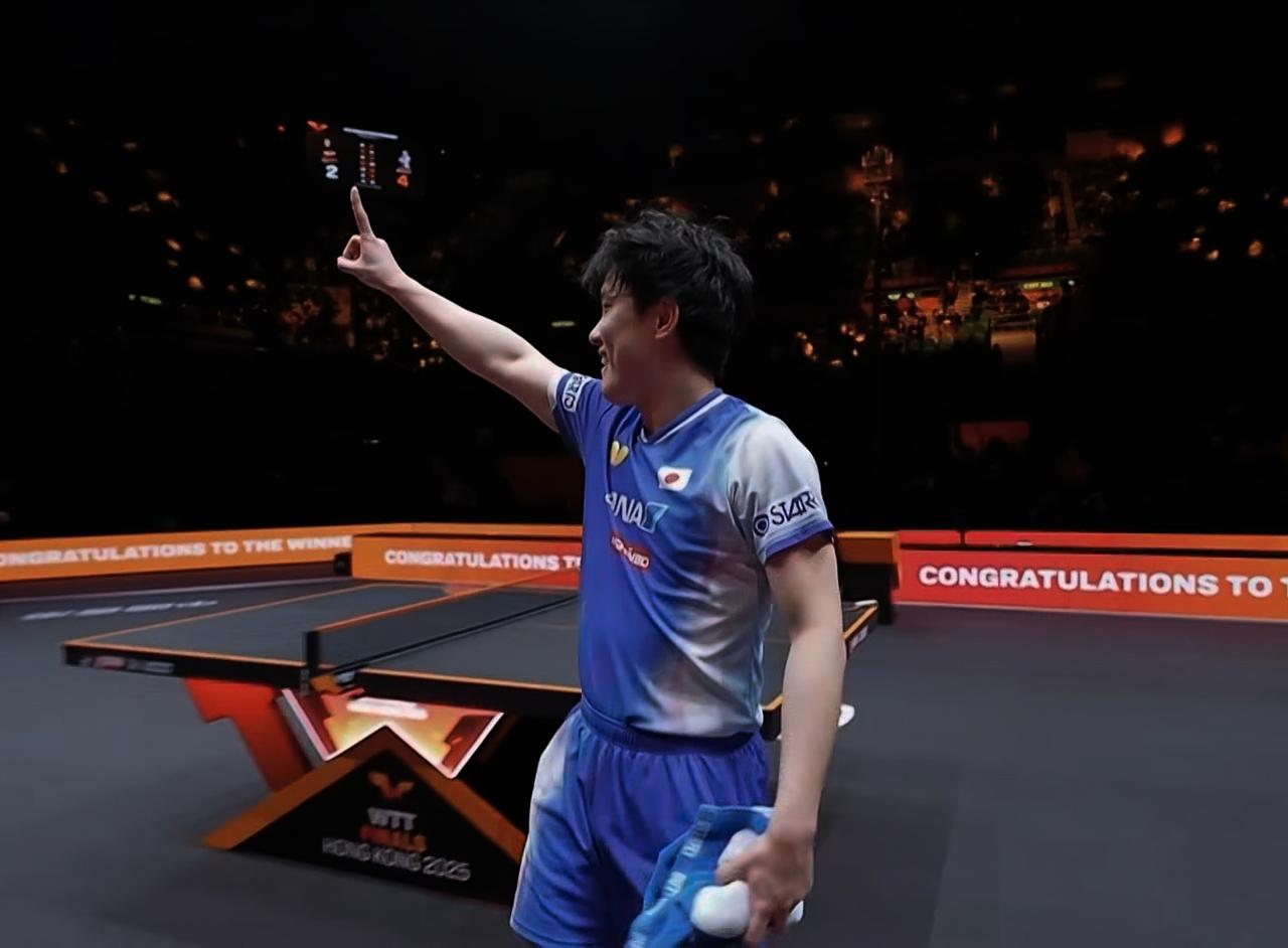 张本智和4-2击败莫雷高德夺冠！
WTT香港总决赛2025 男单决赛，日本选手张