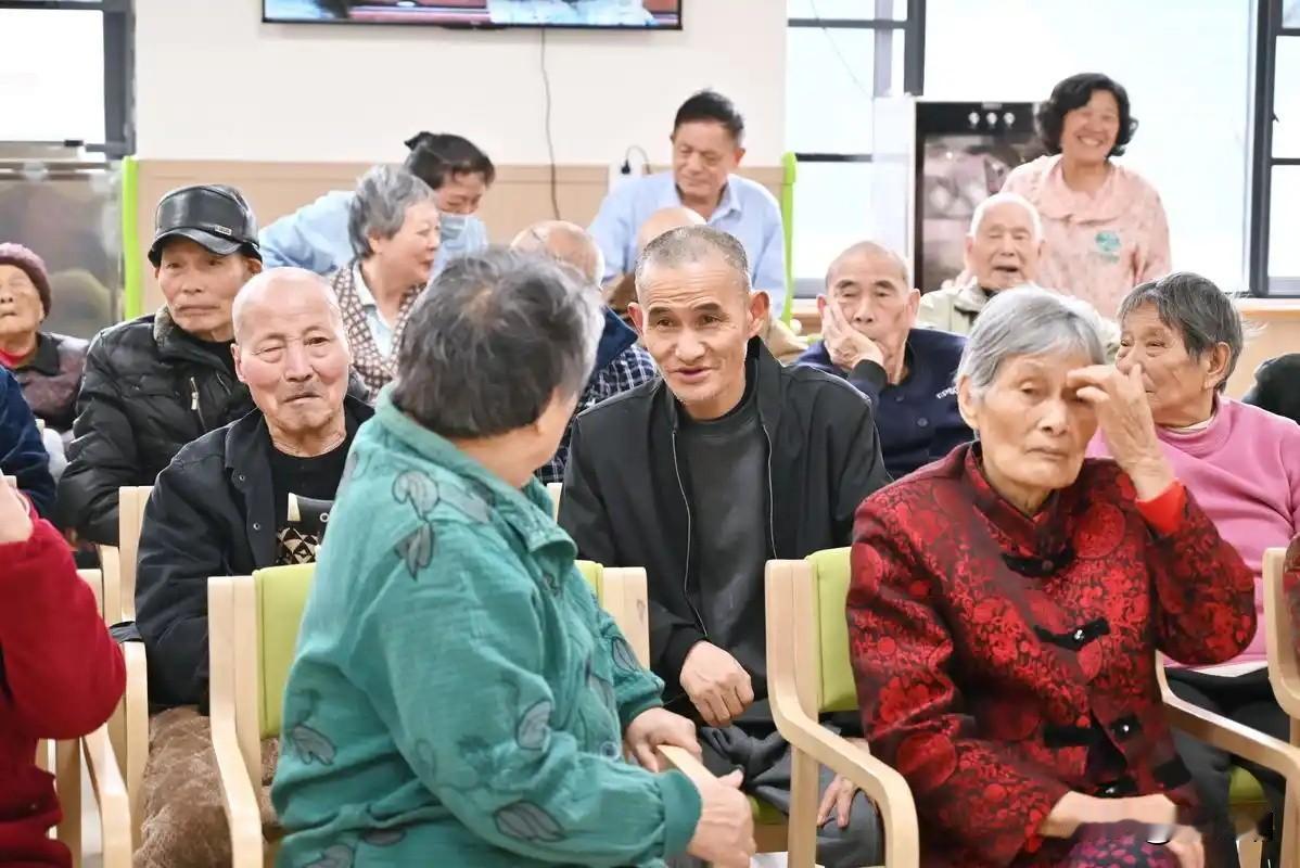 养老院根本不是养老的地方，是送你走的地方！

中国的养老院不少，但良心做事的不多