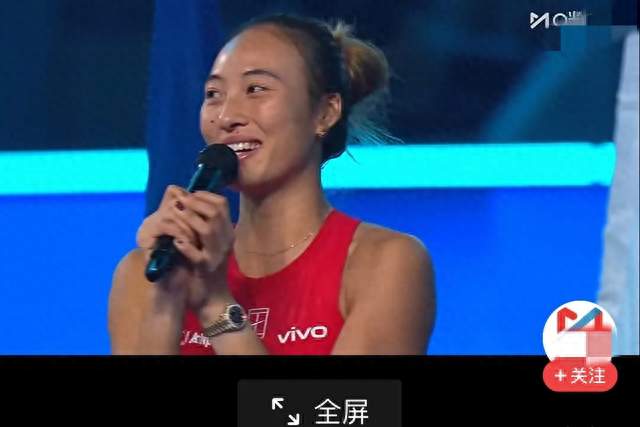 拿着外卡、排名第54位的她，却让钻石球场万人合唱了一首儿童歌曲