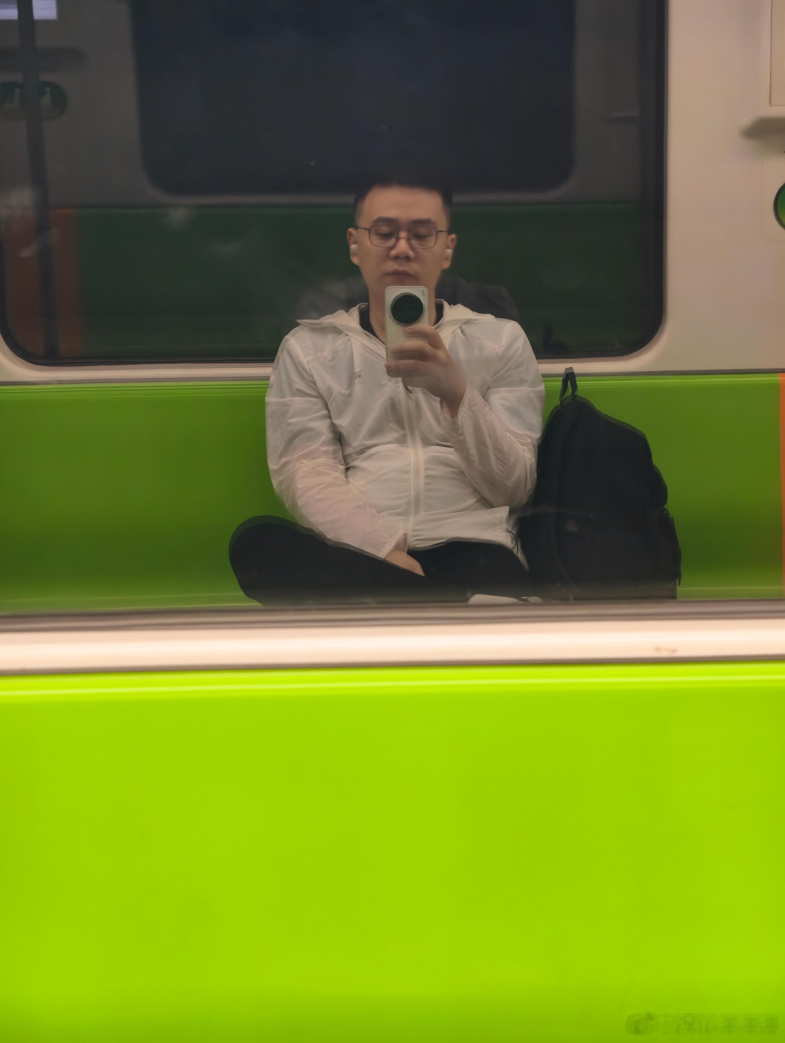 我好饿… 