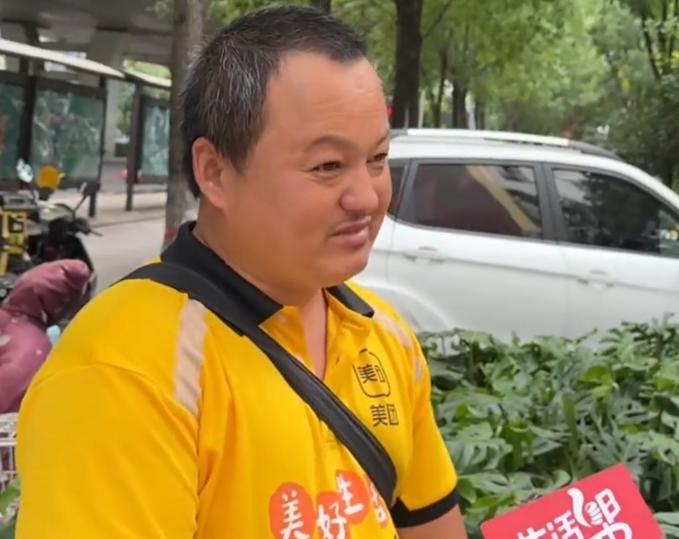 “这个医生真是大义！”济南，外卖员剐蹭了医生的车辆，留下纸条说自己愿意赔偿。可是