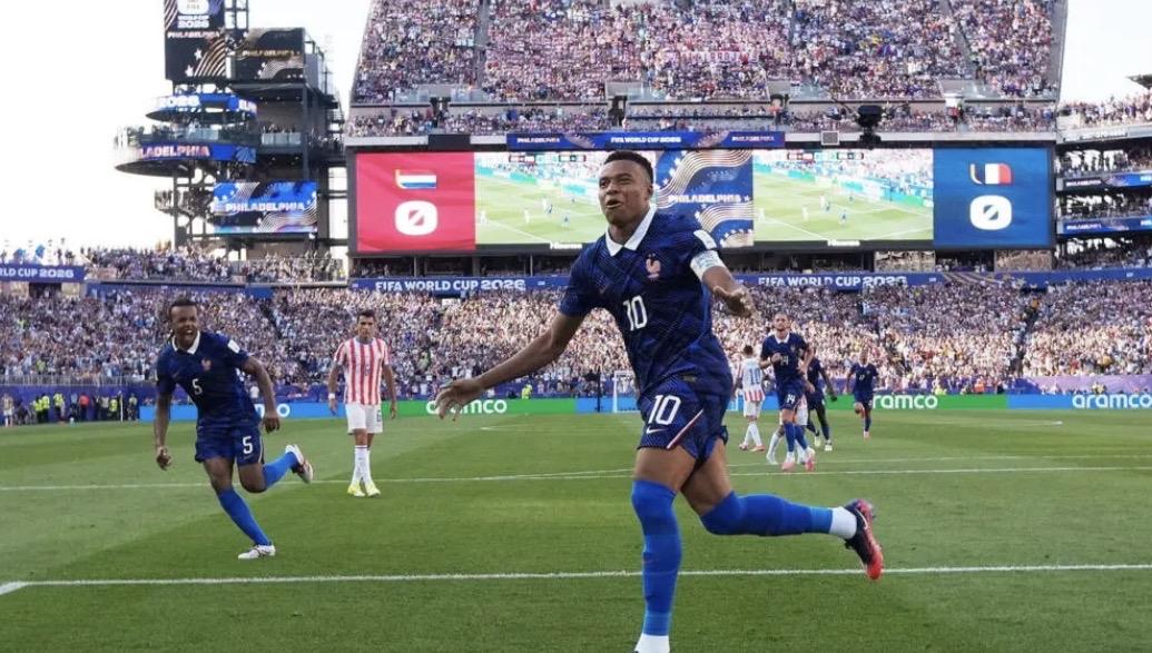 2026年世界杯：姆巴佩率法国队在艰难战胜巴拉圭后晋级八强
法国队凭借基利安·姆