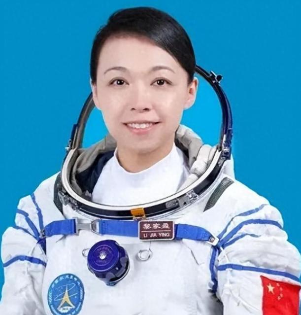 刚上太空仅一夜，炸出一堆牛鬼蛇神，香港航天员黎家盈刺痛了谁？
 
5月24日夜里