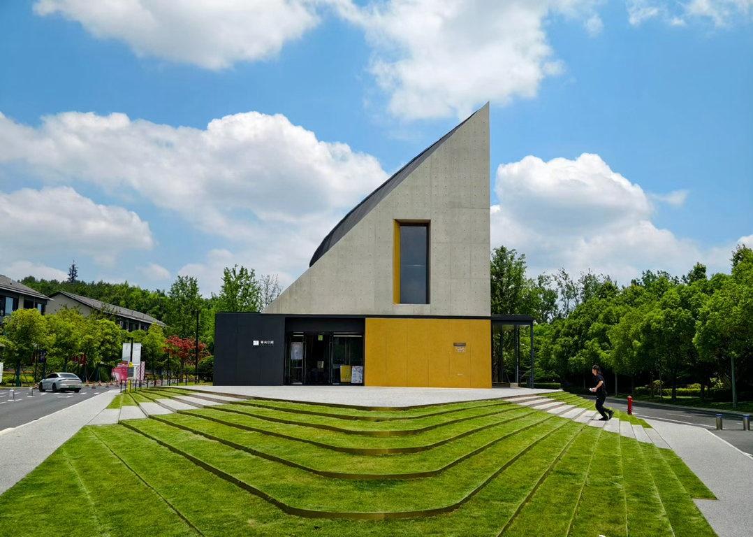 广东今年都没回南天🌫️，要直接30度入夏👙，我们这回南天也不必，这这20度的