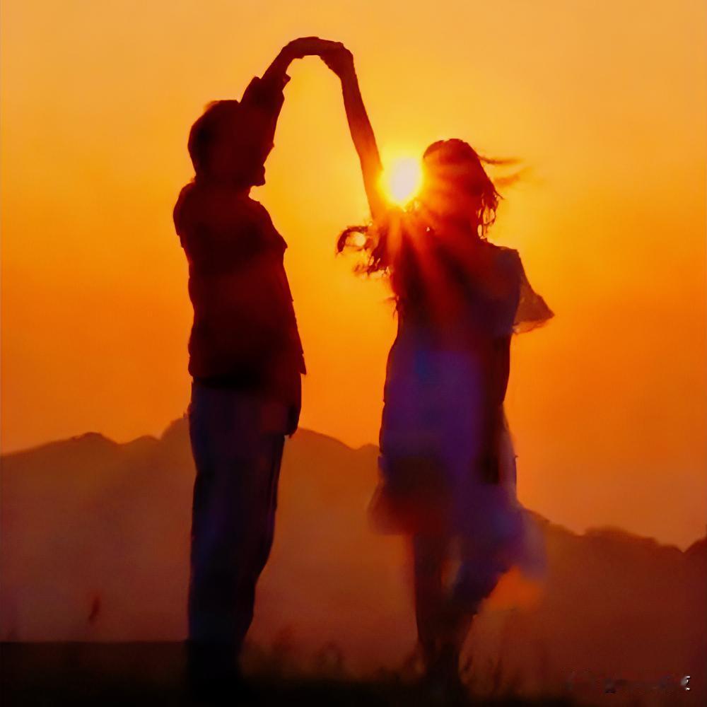 年轻人不生孩子到底动了谁的奶酪？用避孕套的增税，来撬动整个生育大山。

N年前计