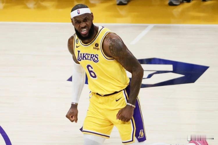 NBA快讯
Haynes： 詹姆斯不会为平庸的球员降薪 必须有球星价值或就是球星