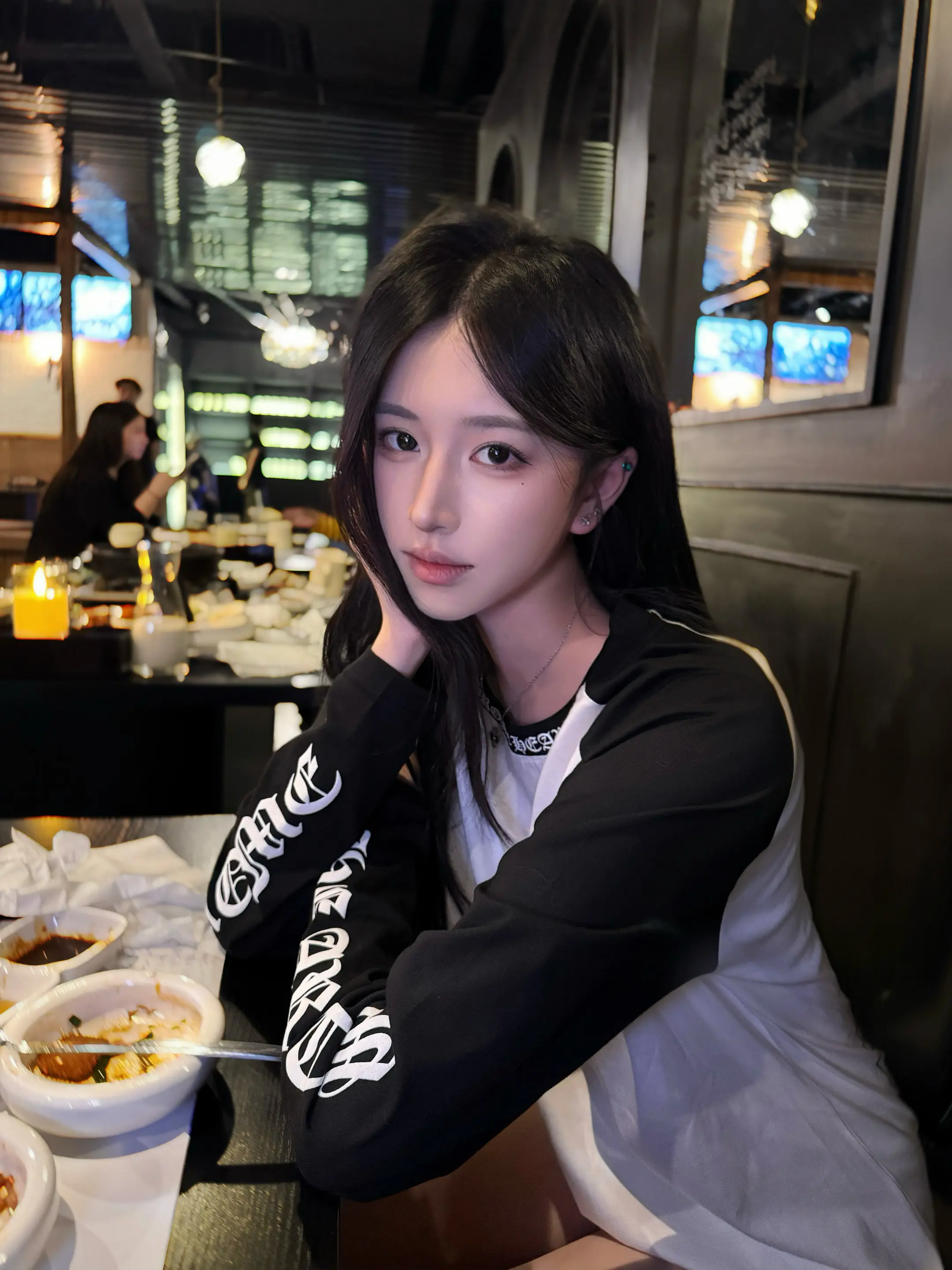 我们都不懂离别的重量 直到某天冷空气裹挟着回忆涌入