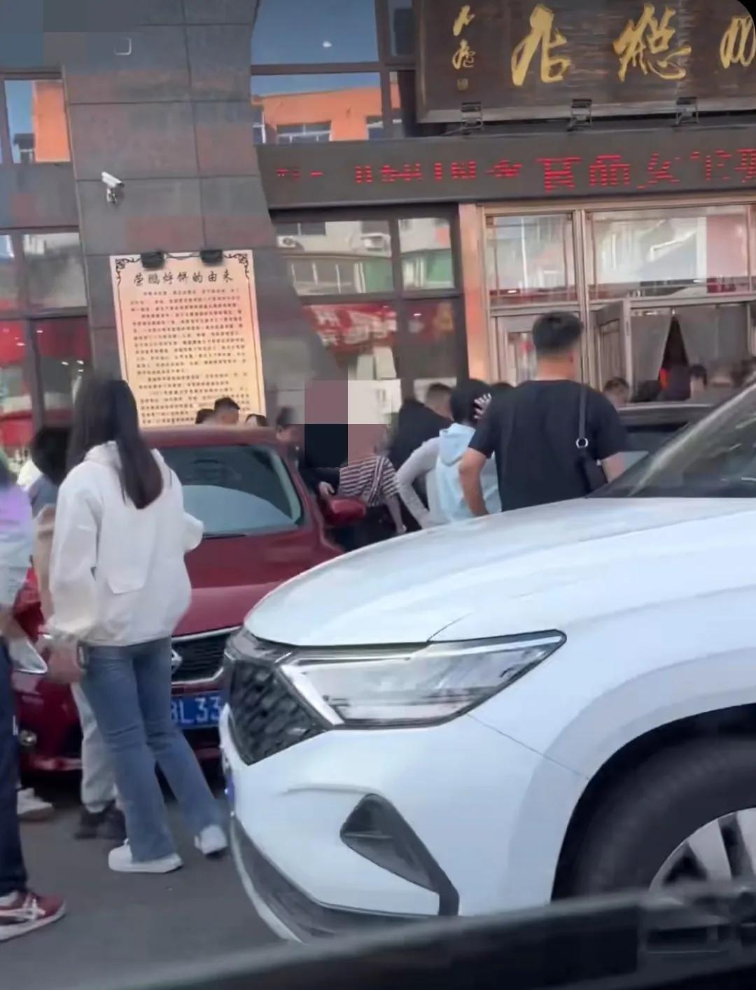 #妙笔生花创作挑战#
锦州这个假期，一下涌入这么多外地游客，实在让我始料未及！
