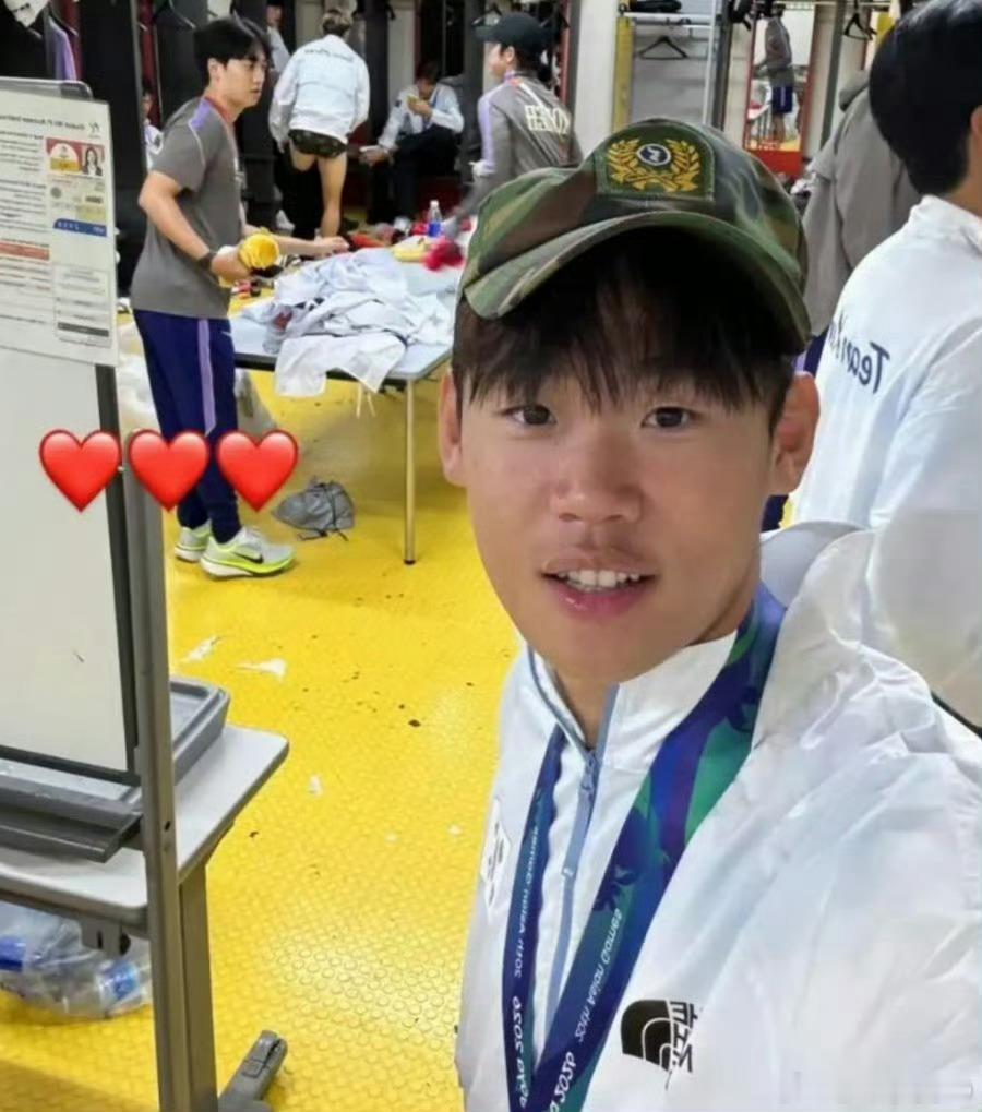 梁民革夺金后称只为免兵役 梁民革这样的耿直男，弥足珍贵。高压国度偏爱英雄叙事，却