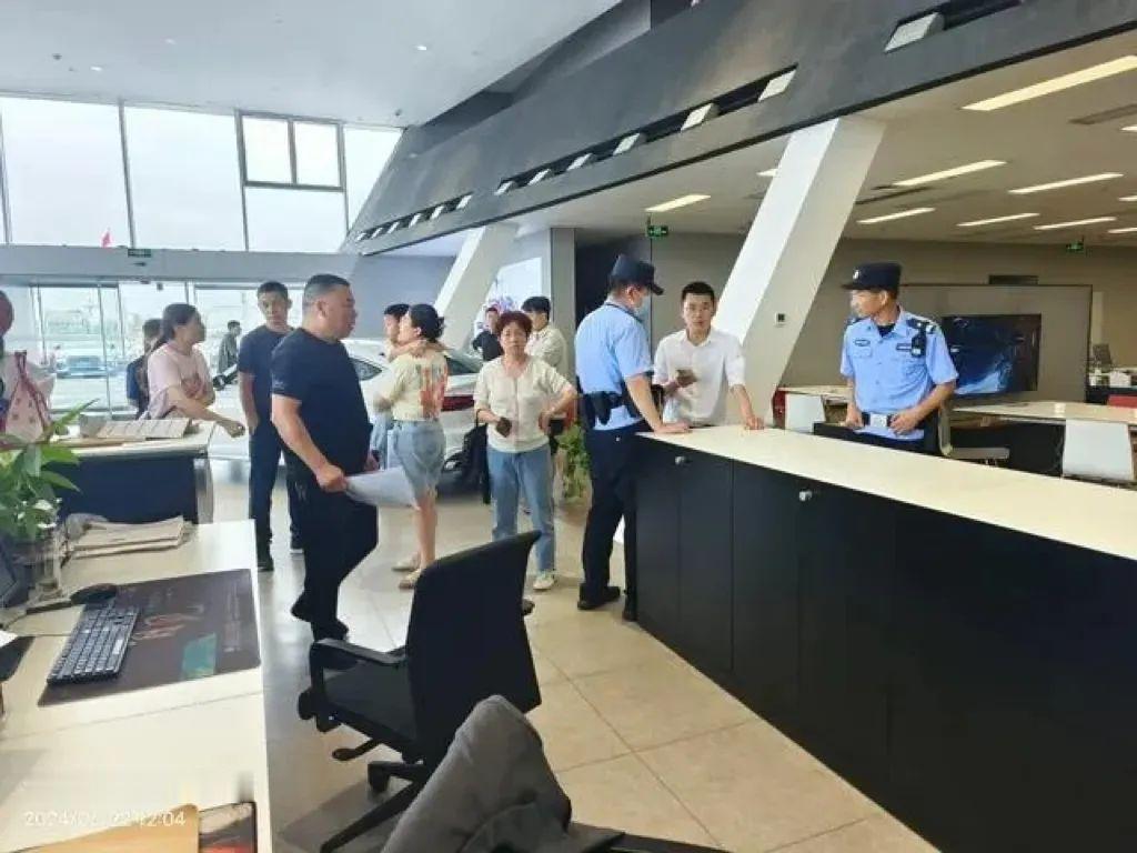 最近，大型区域性汽车经销商江苏森风集团有限公司陷入财务危机，公司老板已失联，导致