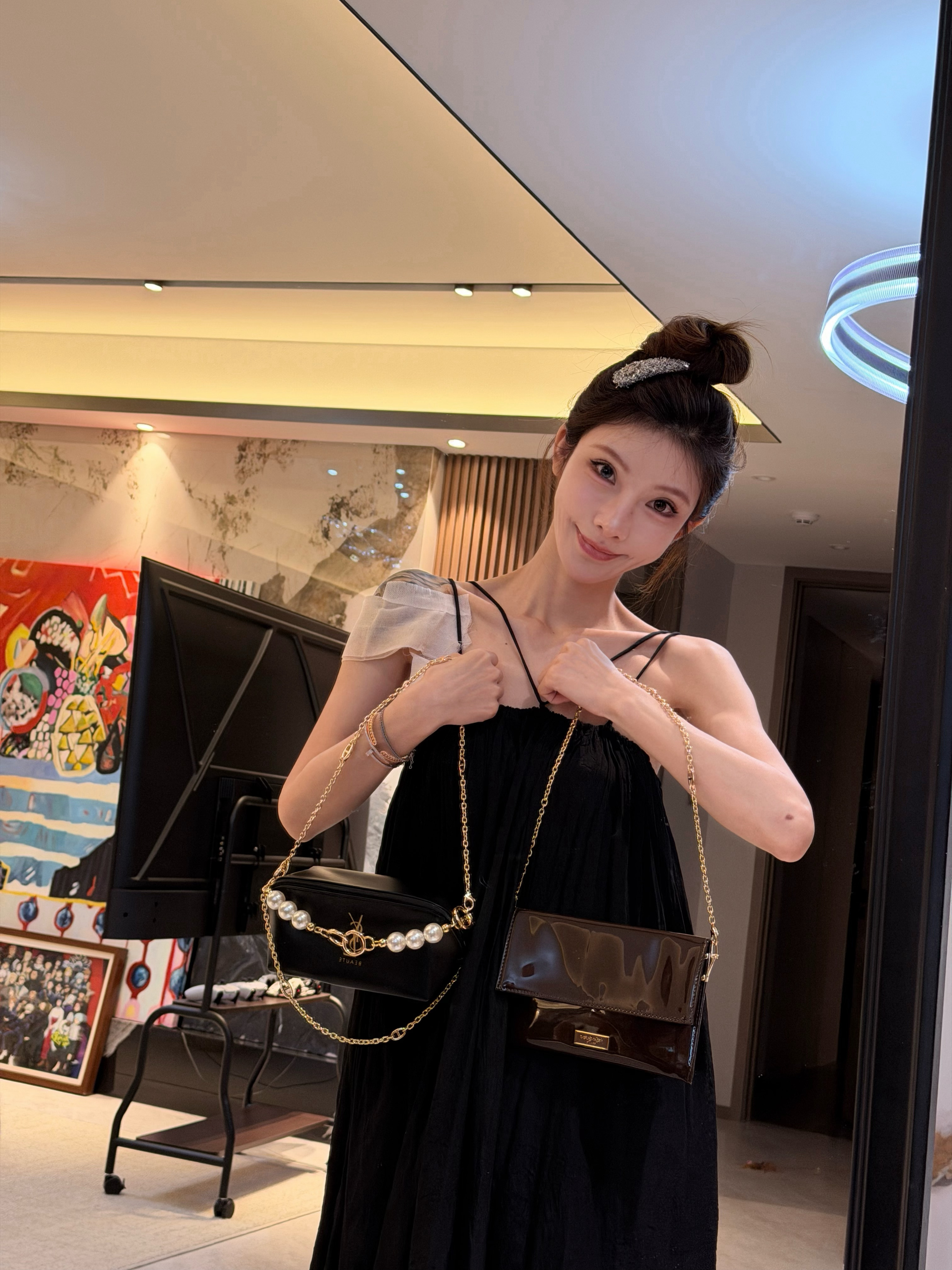 自己diy了两个ysl的包包 还不错哟～ 