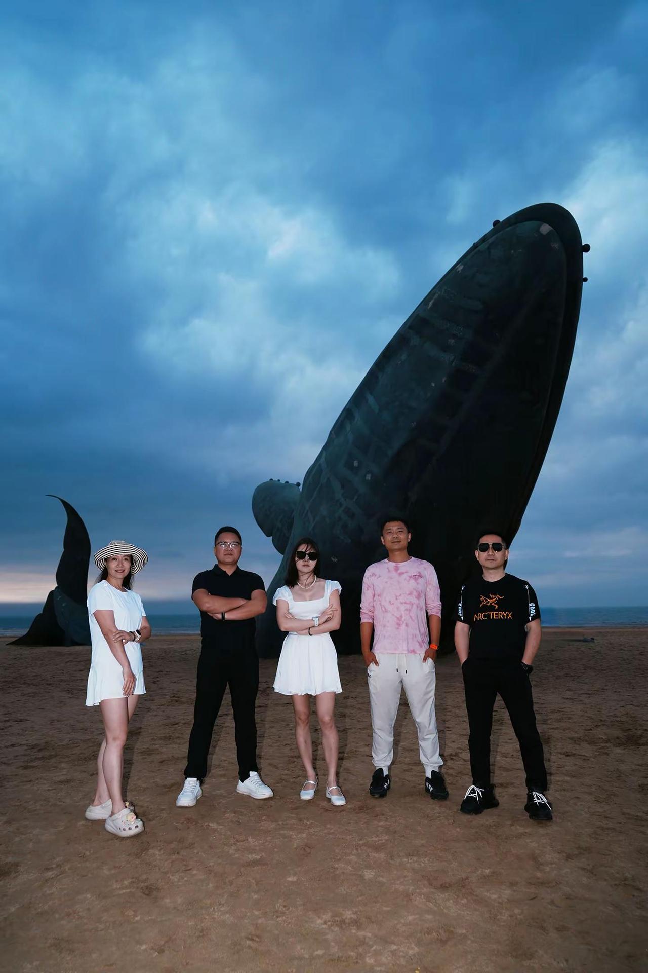 孤独的鲸打卡 海边显眼包 旅行搭子集结令
