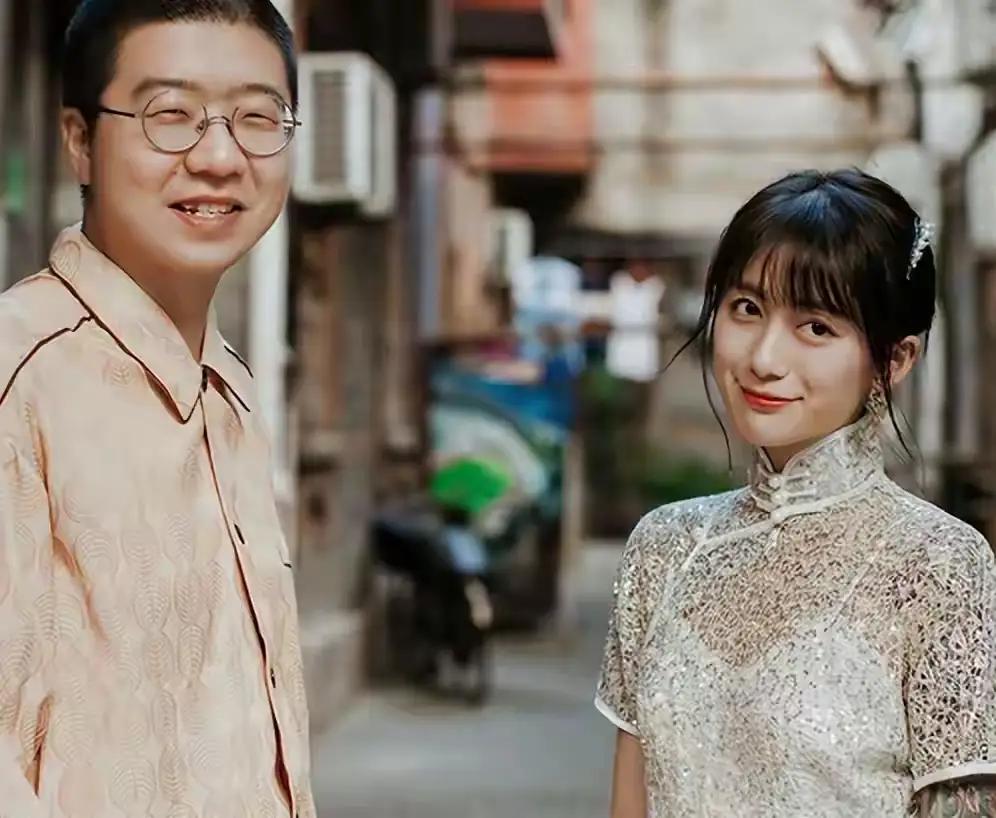 李诞为什么放弃了他喜爱的脱口秀？
最近突然知道了李诞写书的目的是为了吸引更多的人